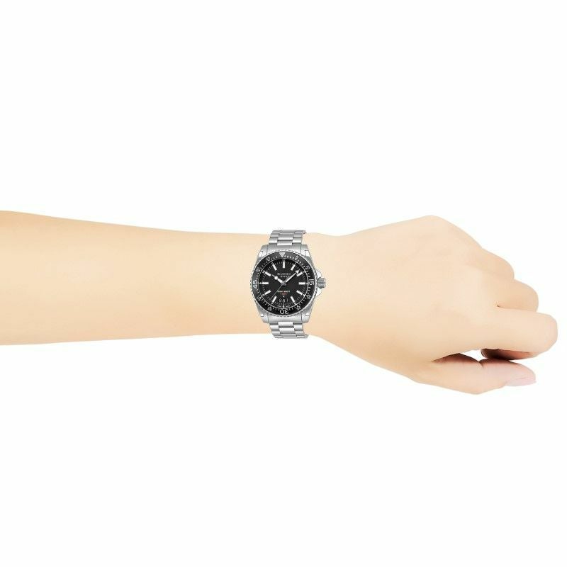 グッチ GUCCI 腕時計 メンズ DIVE ブラック YA136301A