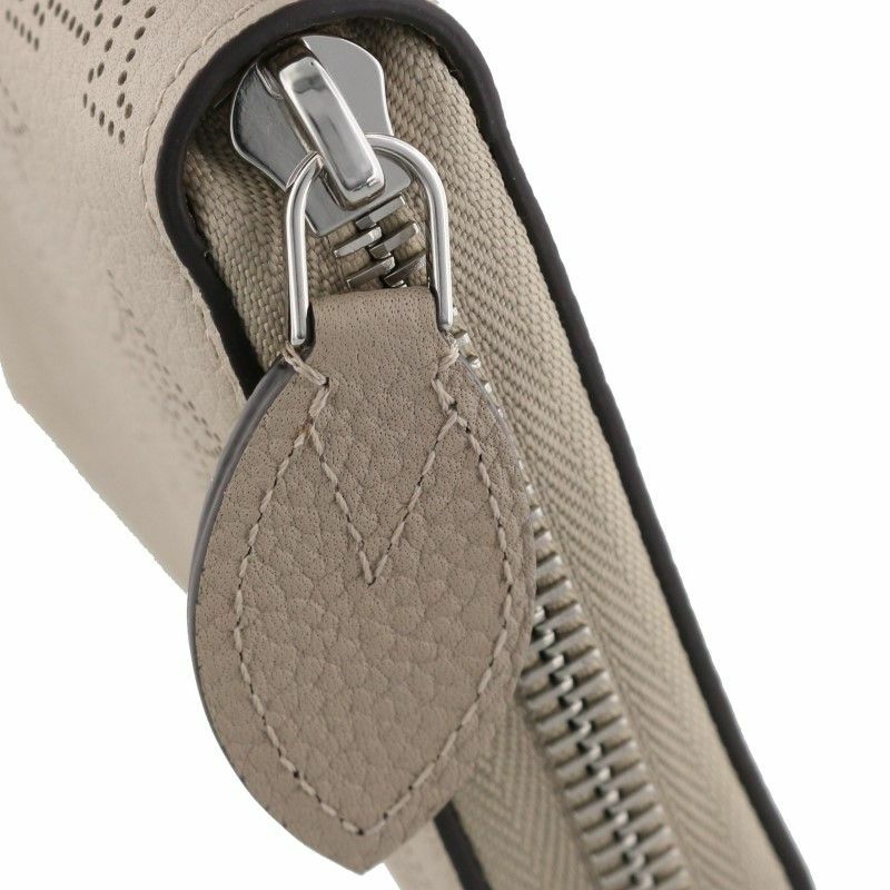 ルイヴィトン LOUIS VUITTON 長財布 マヒナ ジッピー・ウォレット ガレ