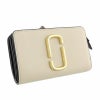 マークジェイコブス MARC JACOBS 二つ折り財布 スナップショット M0013356 136 NEWCLOUDWHITEMULTI