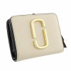 マークジェイコブス MARC JACOBS 二つ折り財布 スナップショット M0013360 136 NEWCLOUDWHITEMULTI