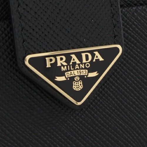 【新品未使用】PRADA レディース 二つ折り財布 トライアングルロゴ 黒 プラダ 二つ折り財布 レディース サフィアーノ トライアングルロゴ