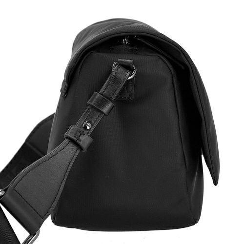 エンポリオアルマーニ ショルダーバッグ メンズ ブラック EMPORIO ARMANI EM001806 AF13454 UC001