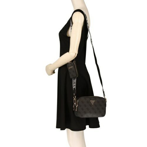 ゲス ショルダーバッグ レディース LATONA II / CAMERA CROSSBODY ブラック GUESS SG869113 COAL LOGO